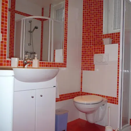 Apartment Red